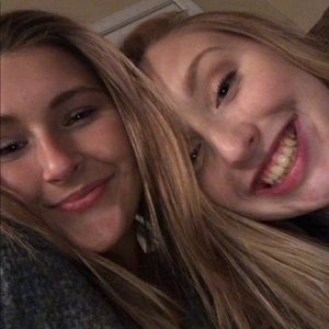 Meet your Posher, Courtney